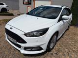 Ford Focus 2,0 EB ST Turnier ST 250 PS Leder Key Free - Ford: Firmenfahrzeug