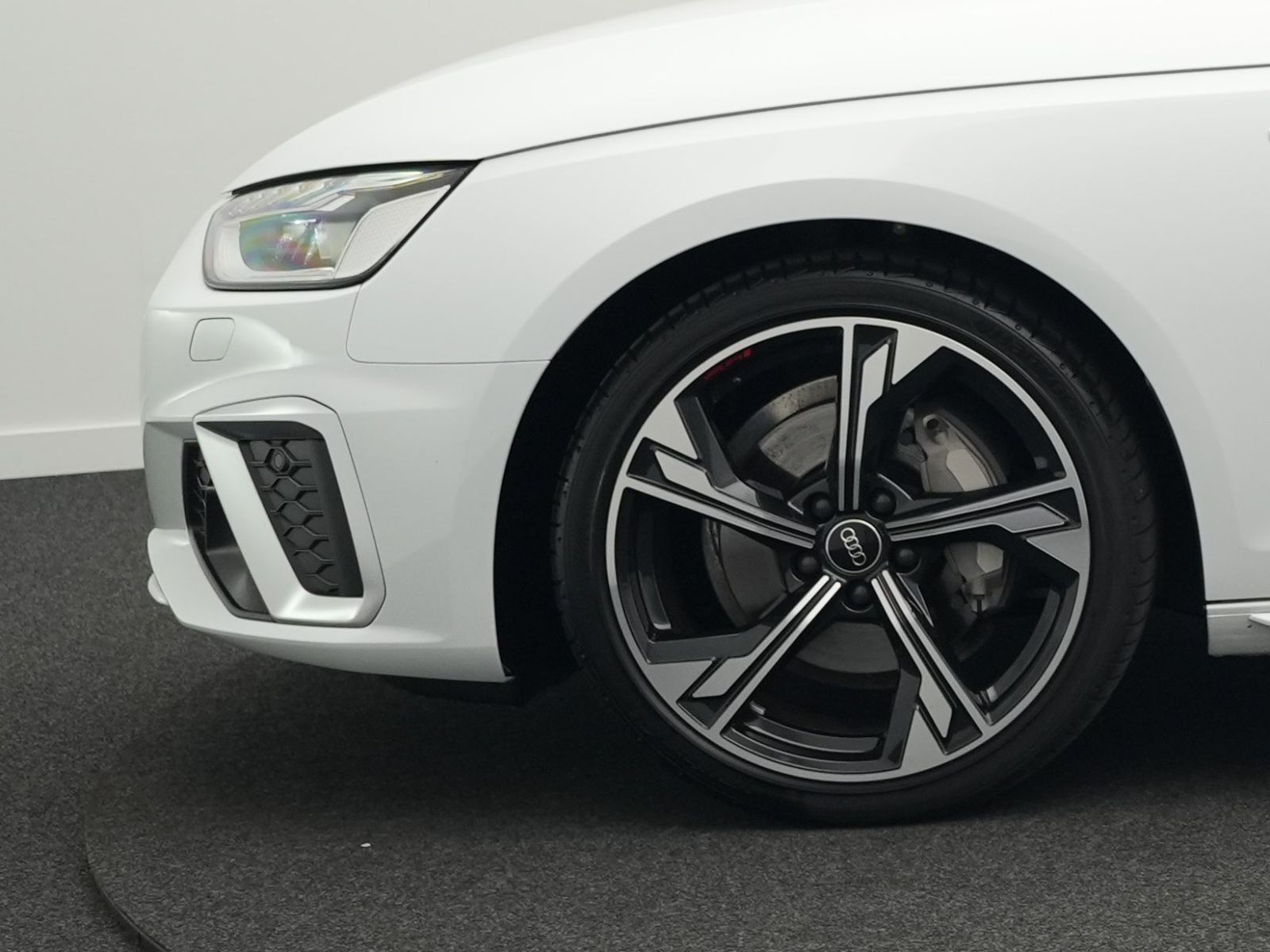 Audi A4 - Bild 17
