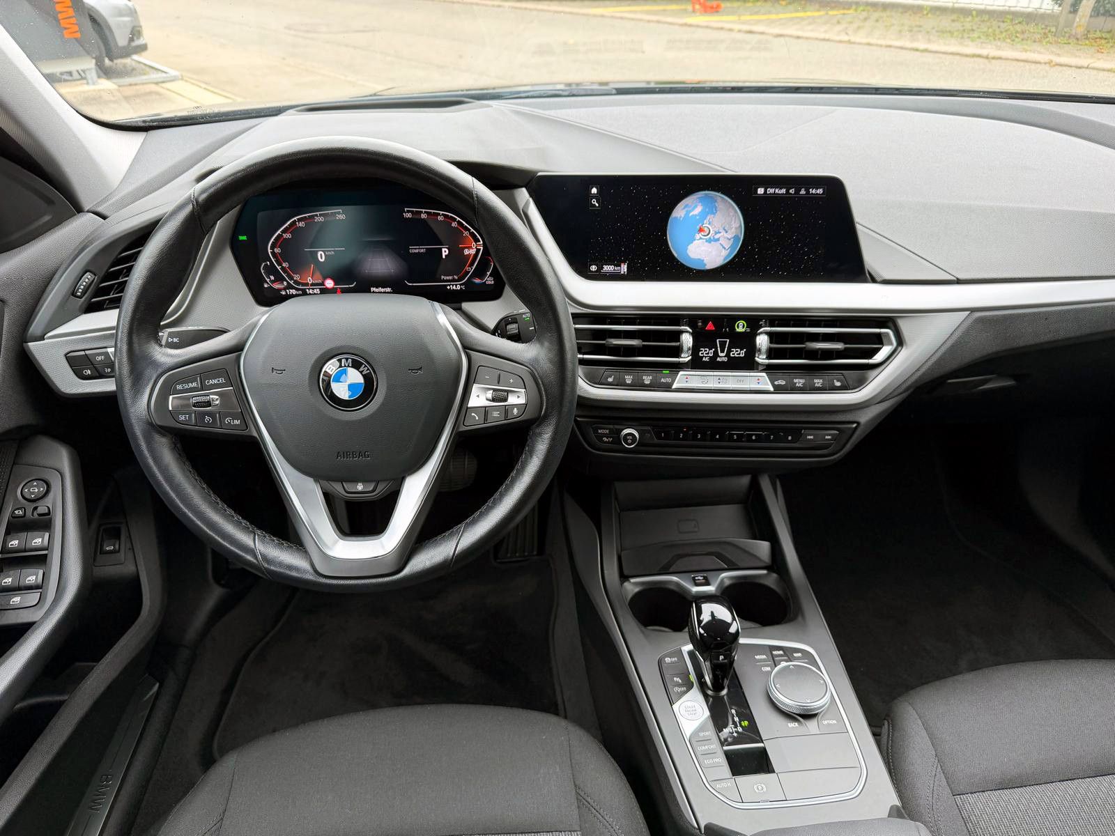 Fahrzeugabbildung BMW 118i Advantage Steptr. HUD KAM SHZ LHZ CarPlay
