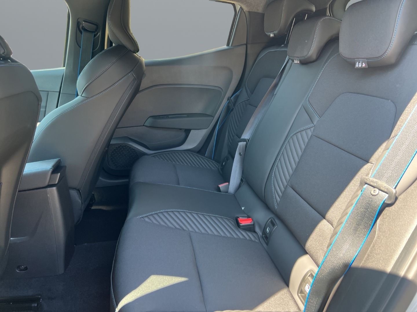 Fahrzeugabbildung Renault Clio V Esprit Alpine 1.0 TCe 90 EU6e Navi Digita
