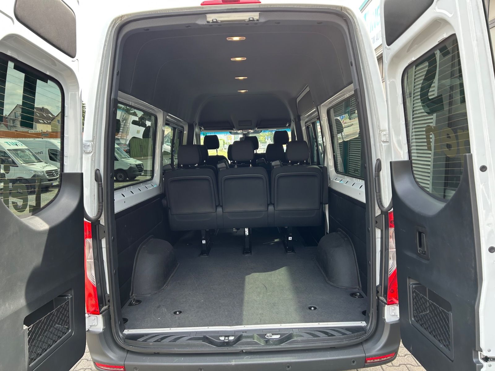 Fahrzeugabbildung Mercedes-Benz Sprinter III Tourer 317 CDI Navi Kamera