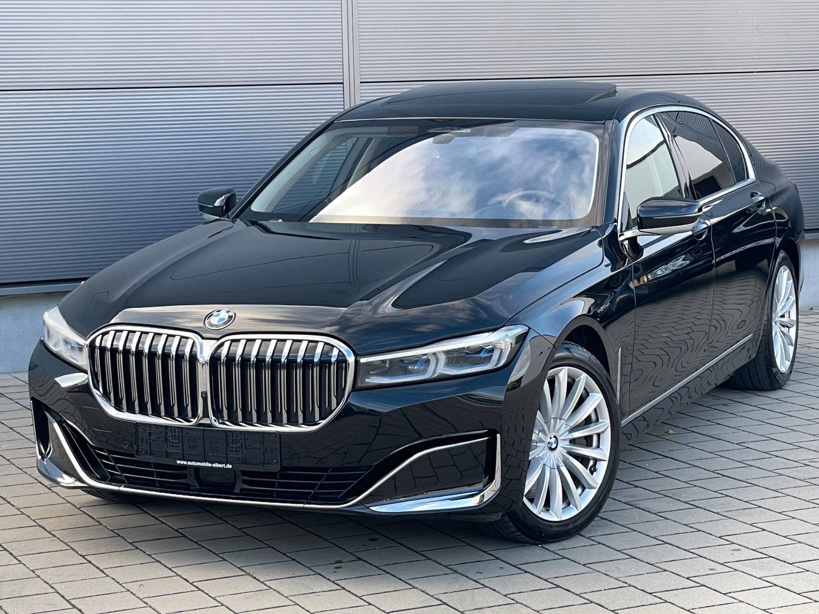 BMW 750 