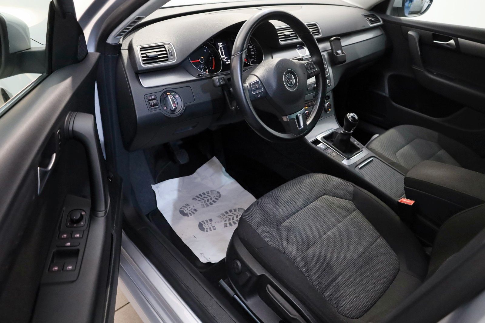 Fahrzeugabbildung Volkswagen Passat Variant Comfortline BlueM.,Navi,SH,AHK+WR