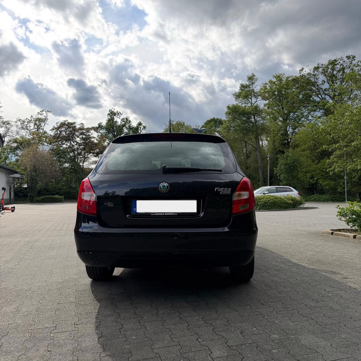 Skoda Fabia Kombi | TÜV 04/2028 | Unfallfrei |8xReifen