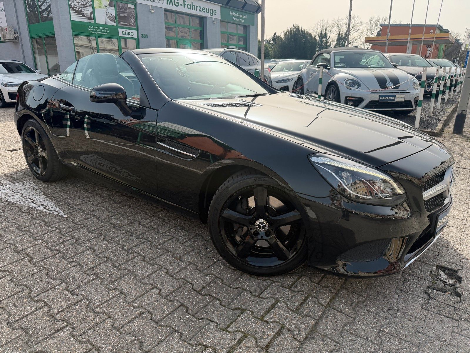 Fahrzeugabbildung Mercedes-Benz SLC 300 SPORT LED NAVI LEDER MEMORY AIRSCARF