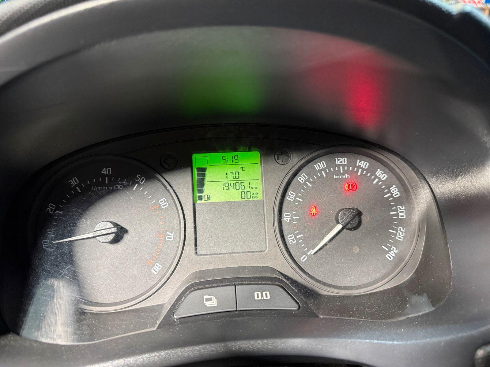 Skoda Fabia 2010 — вигляд ззаду