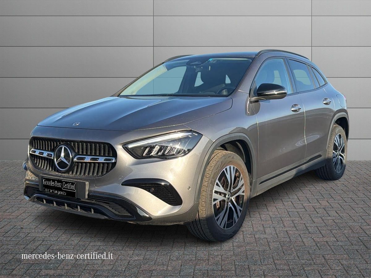 Mercedes-Benz GLA 180 Progressive Advanced Plus