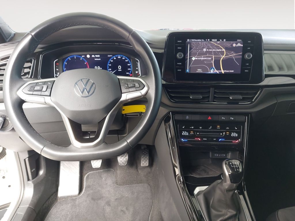 Fahrzeugabbildung Volkswagen T-Roc 1.5 TSI Black Style AHZV