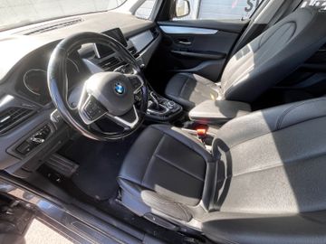 BMW 218 - 11