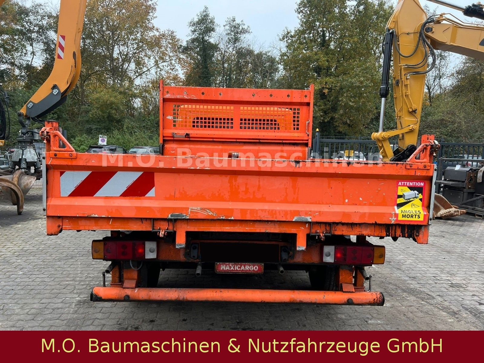 Fahrzeugabbildung Peugeot Boxer / 4x2 / 3 Achser / Kipper /