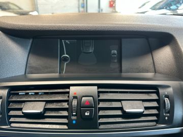 BMW X3 *xDrive*TEMPO*NAVI*2-ZONEN*BI-XENON*