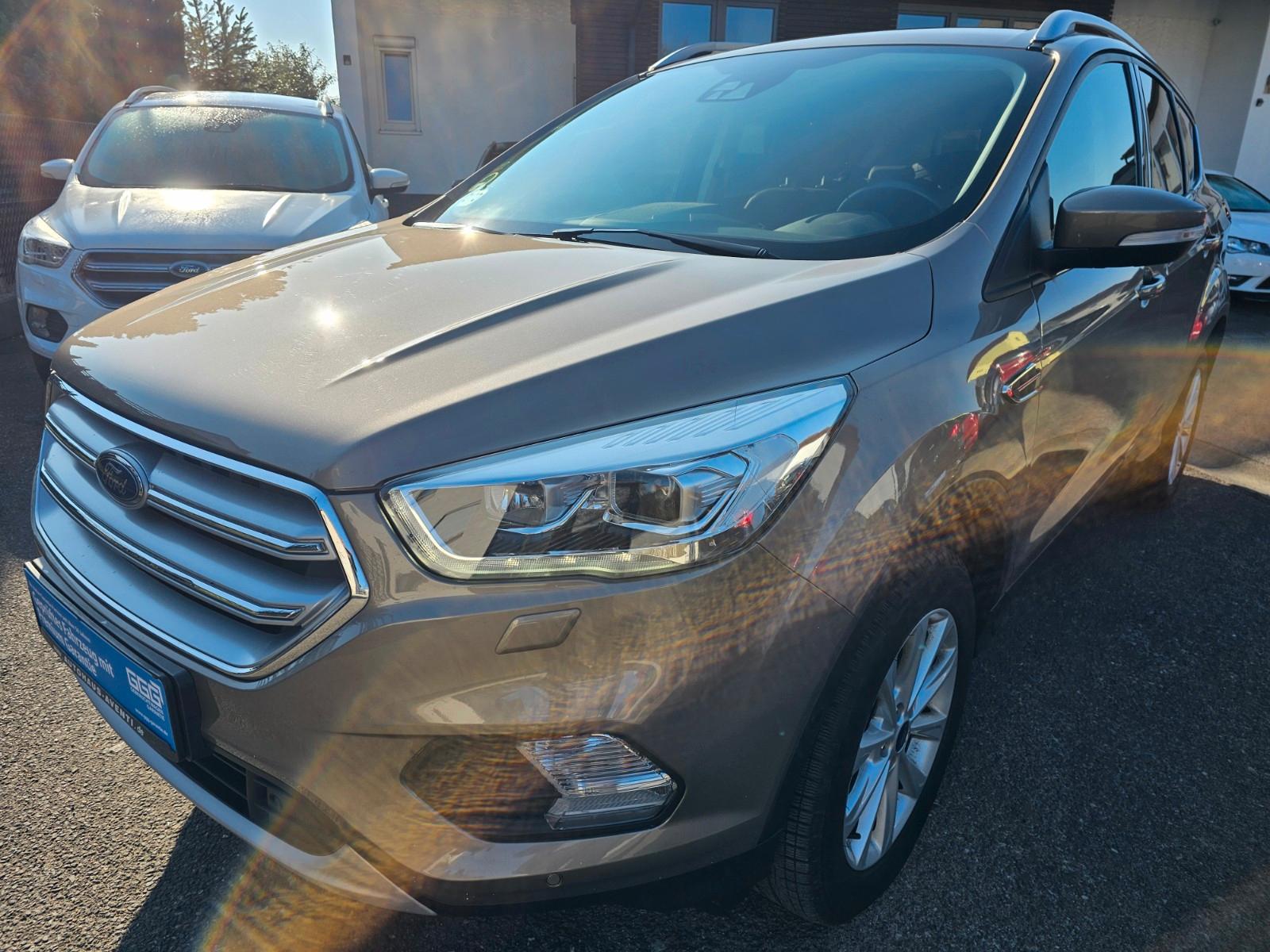 Ford Kuga Titanium 4X4 Navi Leder Kamera 1-Hand Alu