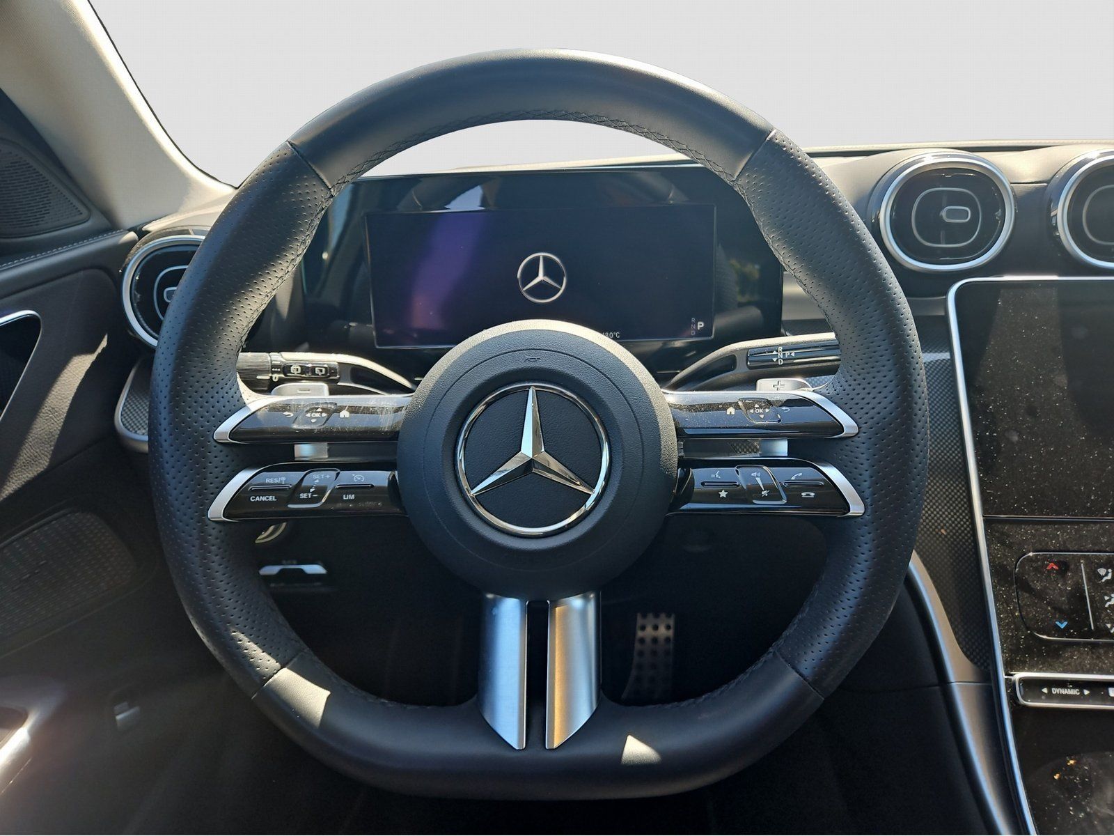 Fahrzeugabbildung Mercedes-Benz C 180 T AMG*LED*KAMERA*AMBIENTE*SMARTPHONE
