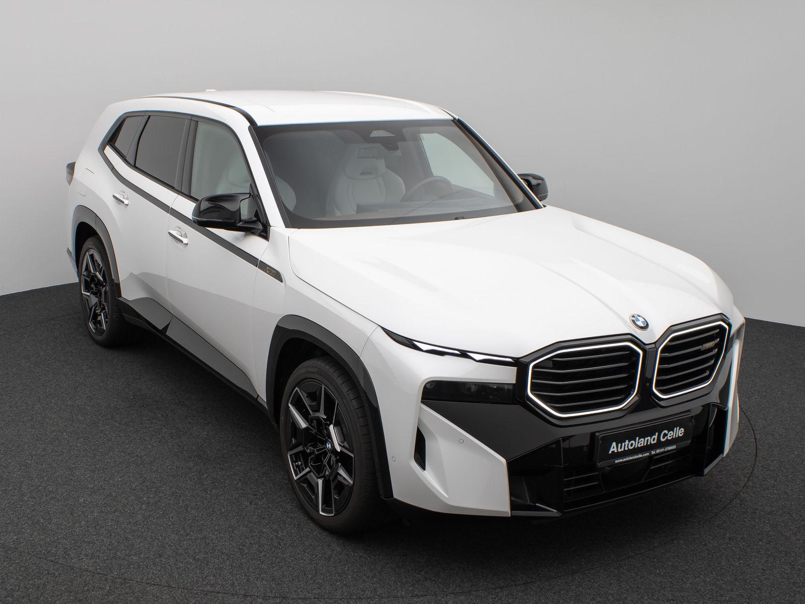 Fahrzeugabbildung BMW XM Individual M Sitze DAB B&W Massage SoftClose