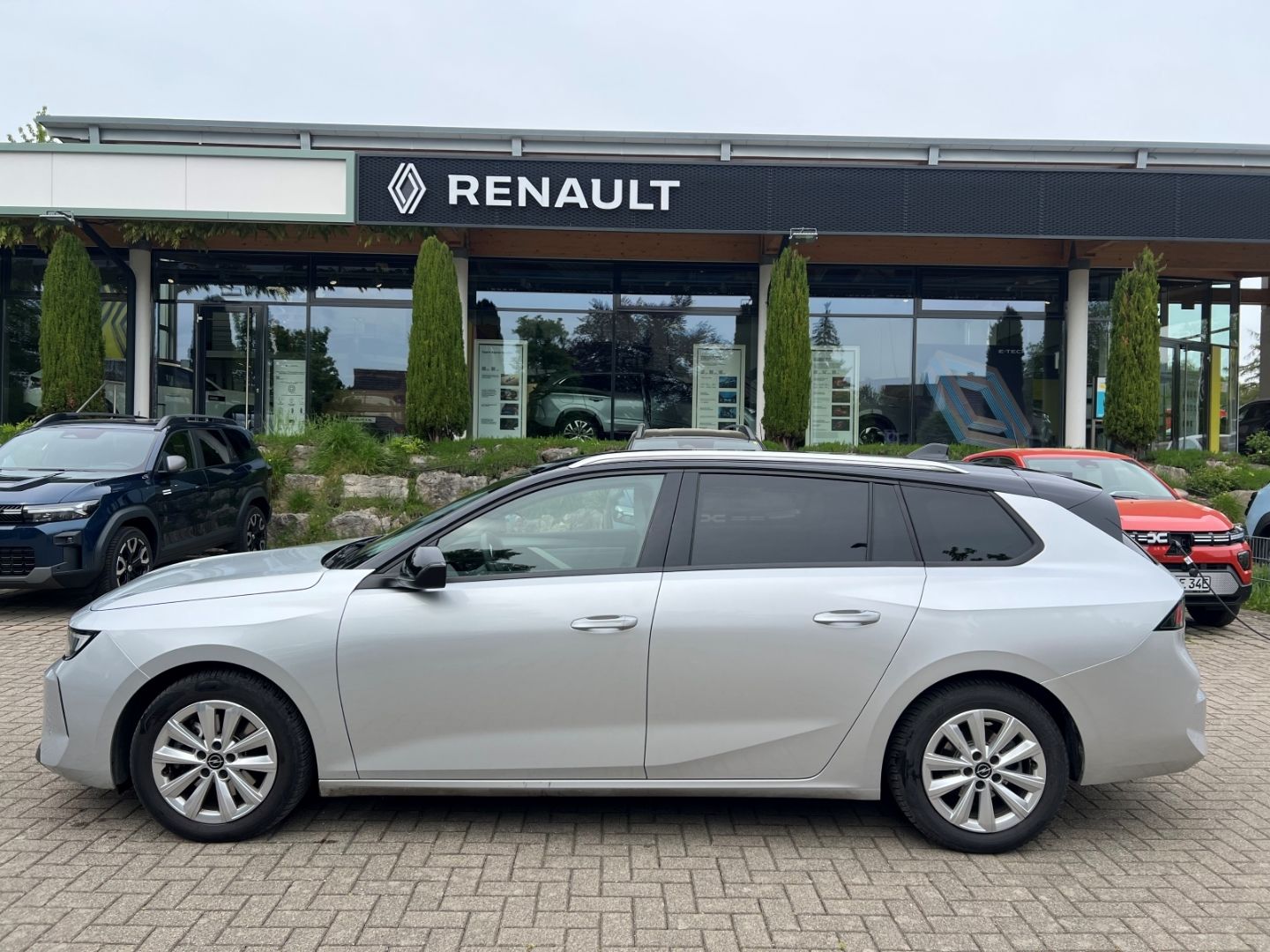 Fahrzeugabbildung Opel Astra L Sports Tourer Elegance AHK-abnehmbar LED