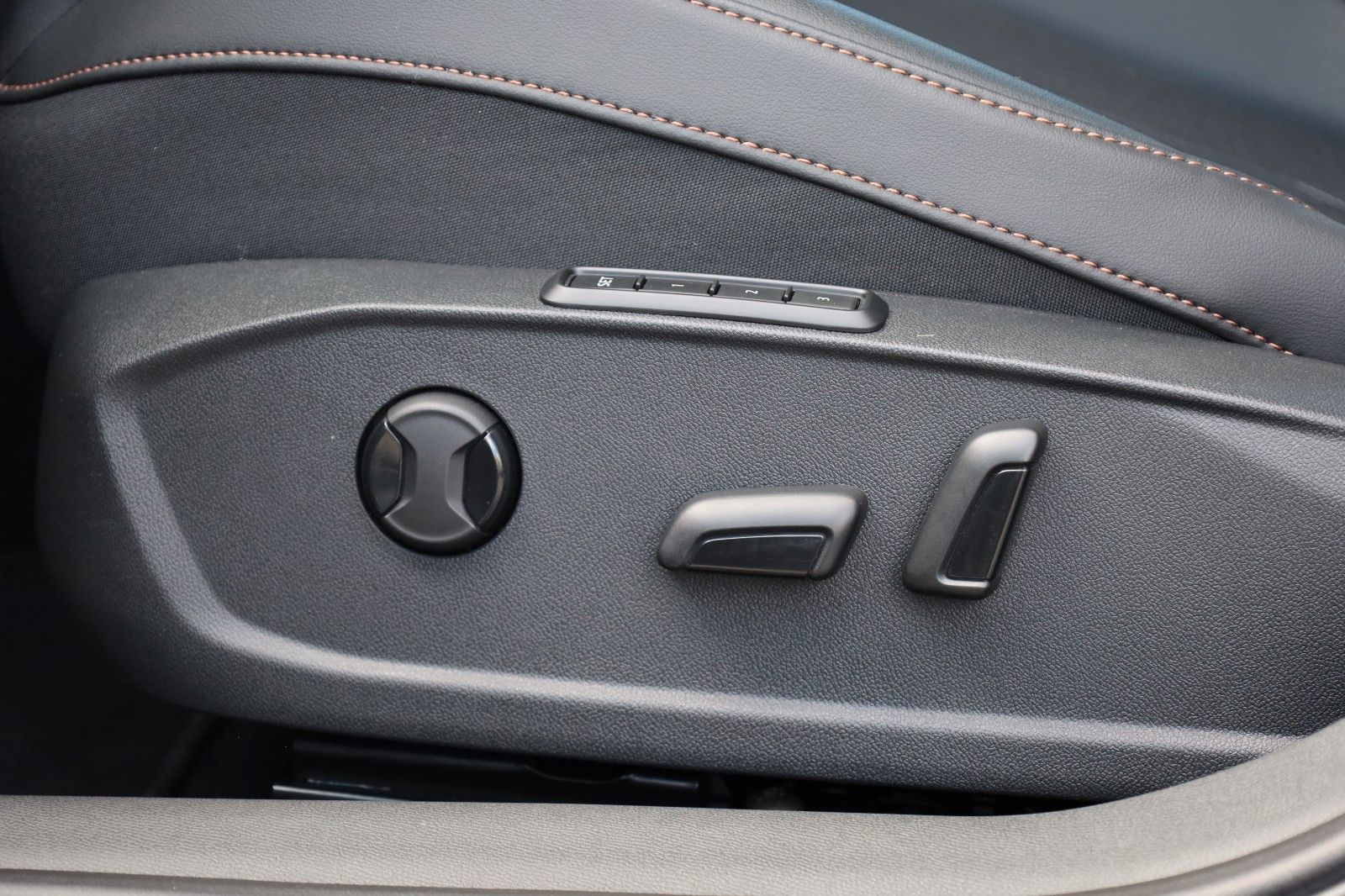 Fahrzeugabbildung CUPRA Formentor VZ 2,0 TSI 245PD DSG *AHZV