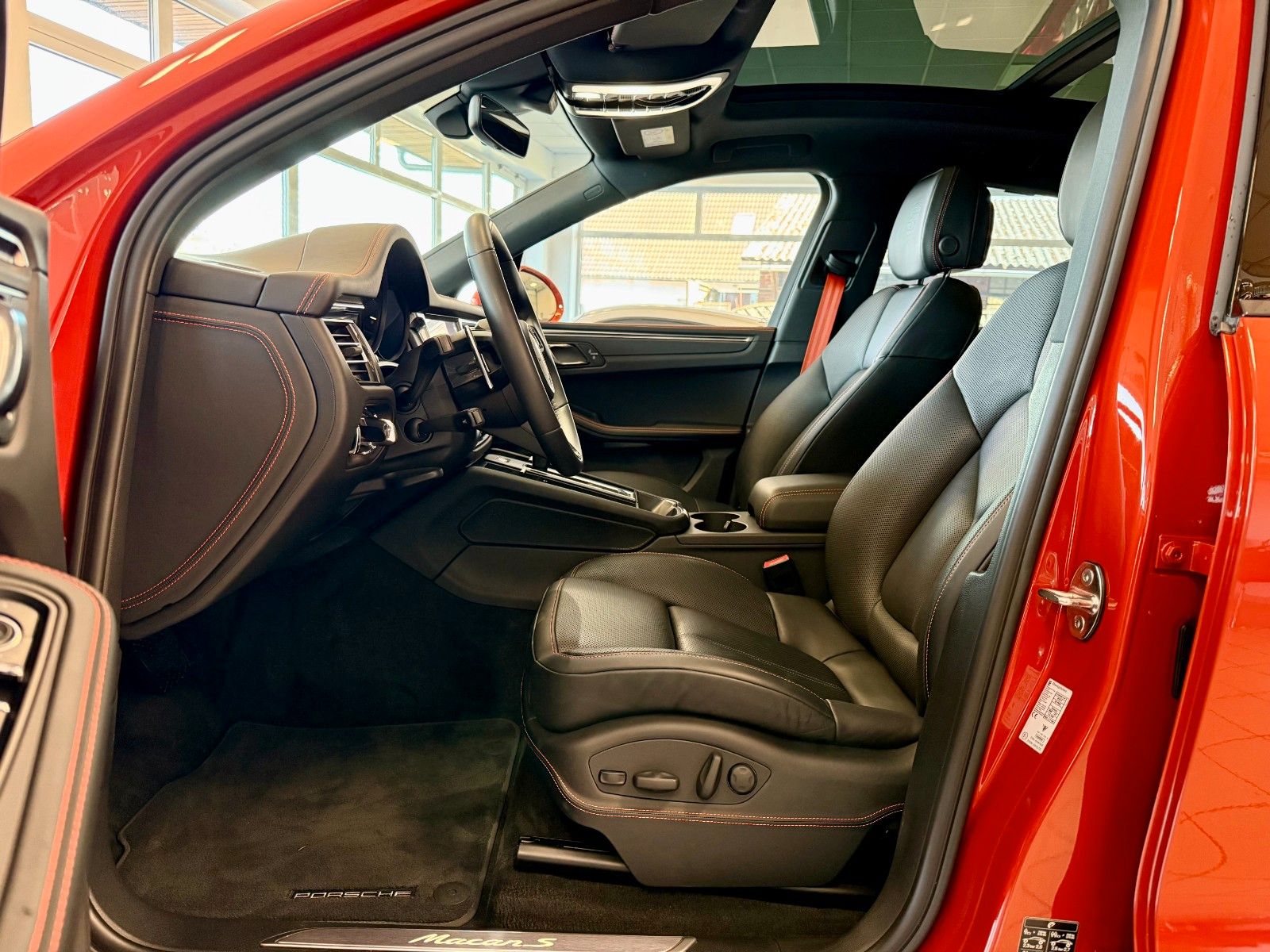 Fahrzeugabbildung Porsche Macan S Burmester/ACC/Luftfederung/Panorama/21"