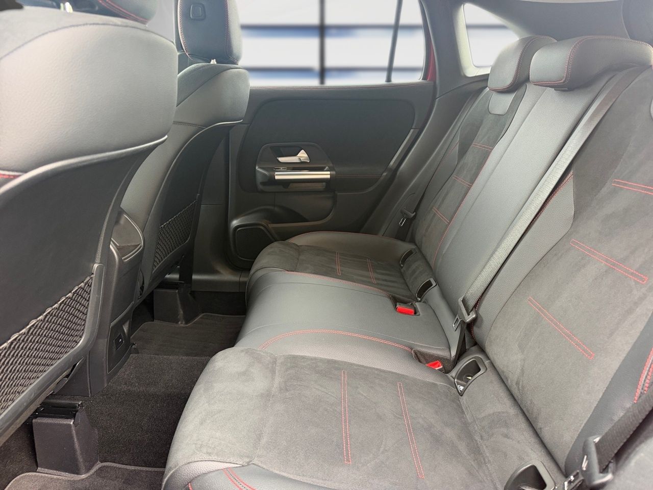 Fahrzeugabbildung Mercedes-Benz GLA 250 e AMG+NIGHT+CARPL+STNDHZ+LED+KAMERA+