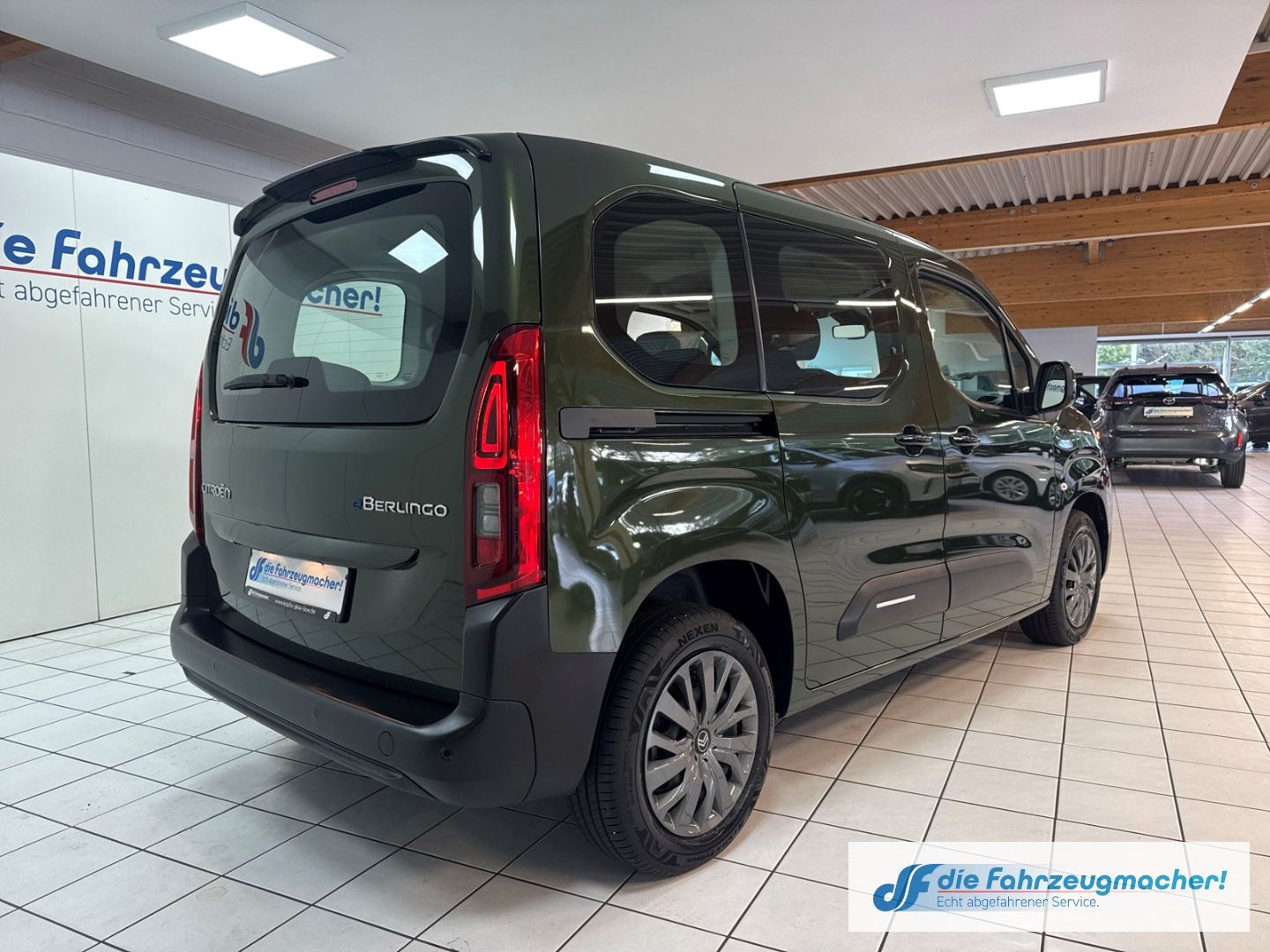 Fahrzeugabbildung Citroën Berlingo Plus Elektro Kombi M LED CarPlay Androi