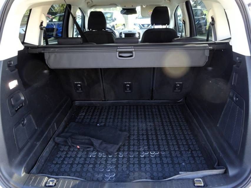 Fahrzeugabbildung Ford S-MAX 2.5 Duratek (FHEV) Hybrid Titanium AHK