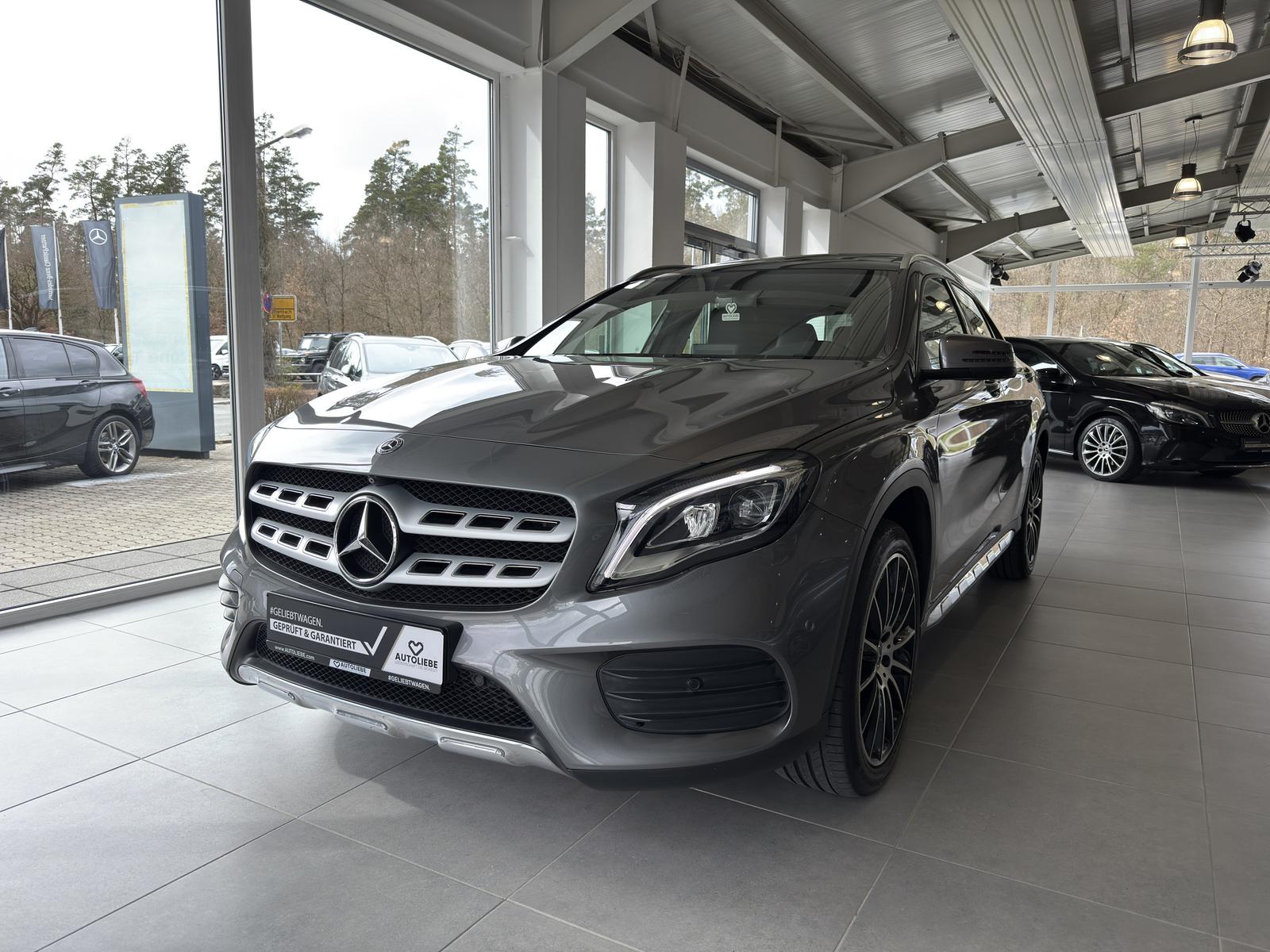 Mercedes-Benz GLA 200 AMG Line LED*360KAMERA*PANORAMA*NAVI*2HD