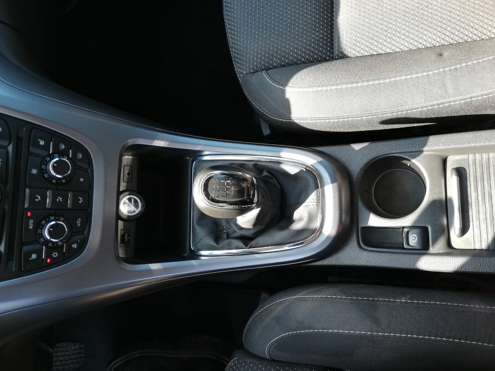 Opel Astra 2015 — photo 7