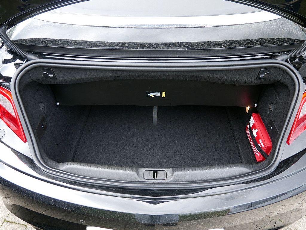 Fahrzeugabbildung Opel Cascada 1.4 Turbo Edition KLIMA PDC SITZHEIZUNG