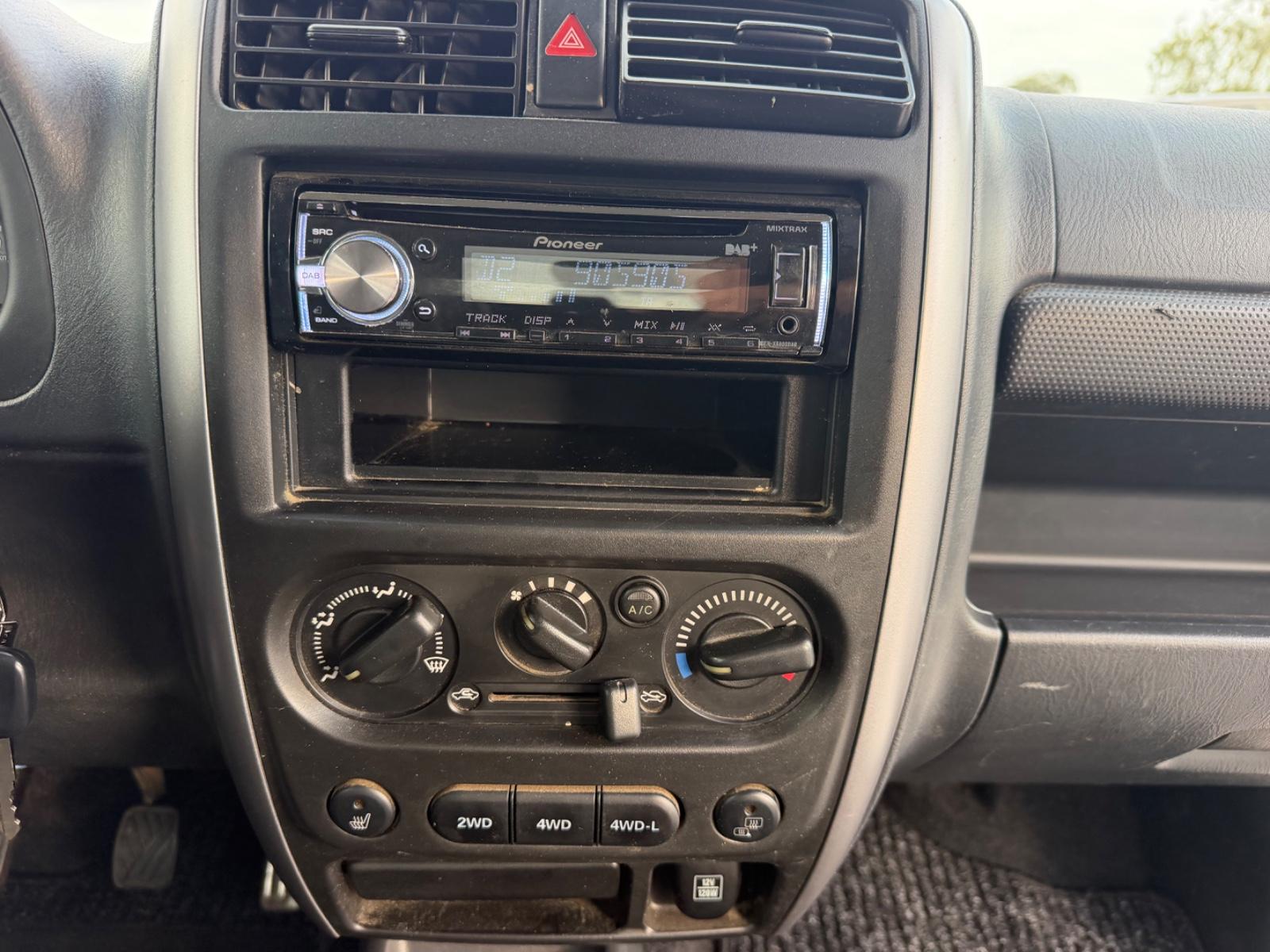 Suzuki Jimny Ranger Style Allroad 1.3 84ch - 1 ère main - Climatisation - Attelage - Sièges chauffants
