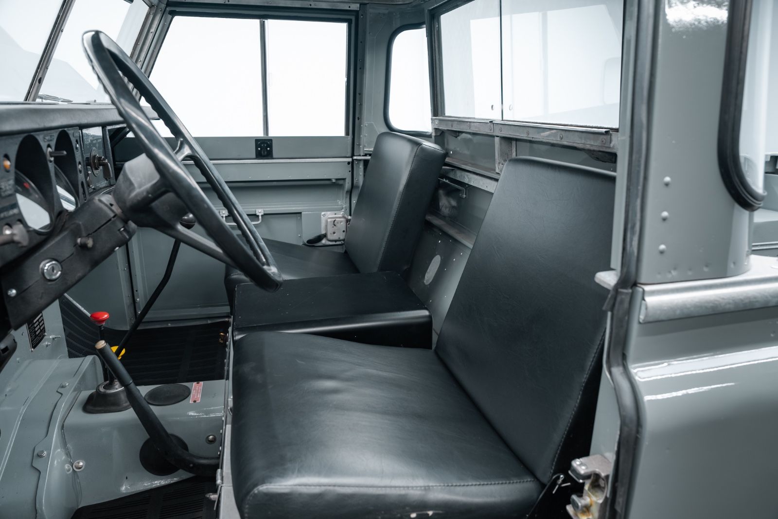 Fahrzeugabbildung Land Rover Serie III 109 LWB/MILITÄRAUSFÜHRUNG/RESTAURIERT