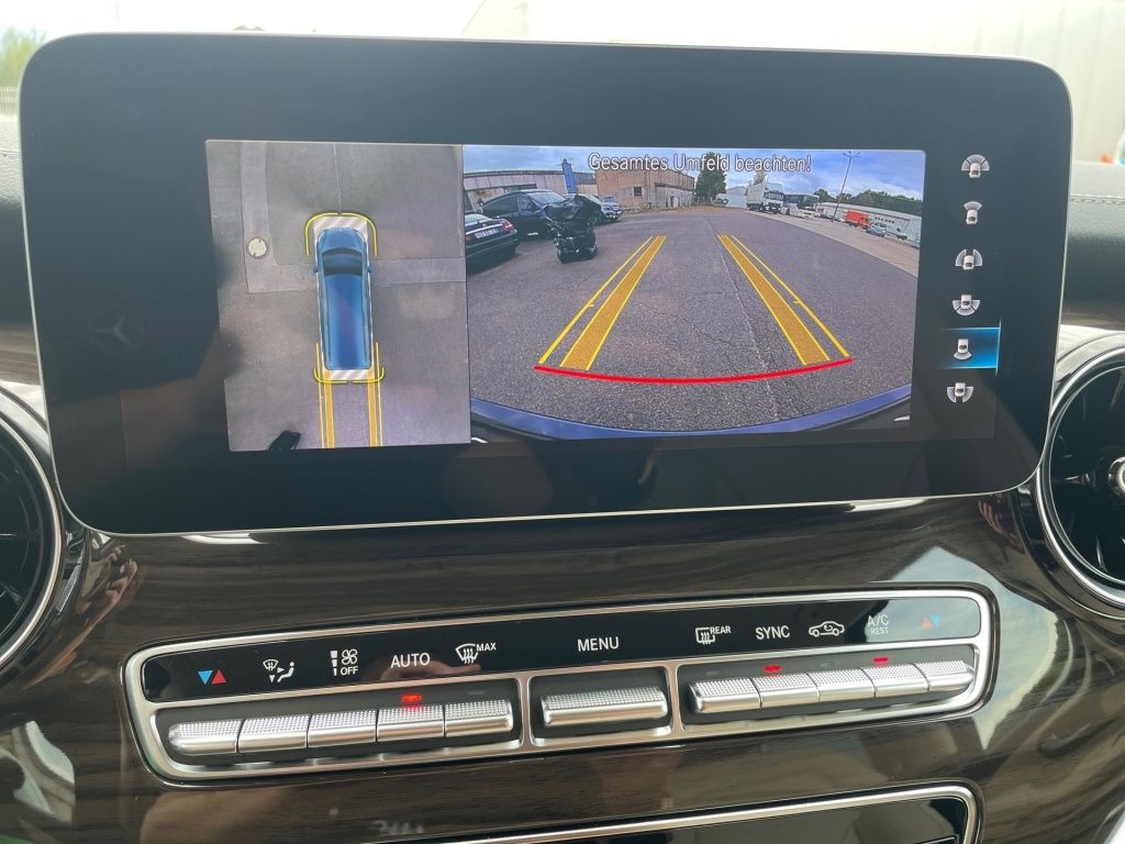 Fahrzeugabbildung Mercedes-Benz V 300 d Avantgarde extralang 4x4 Mittelkonsole,