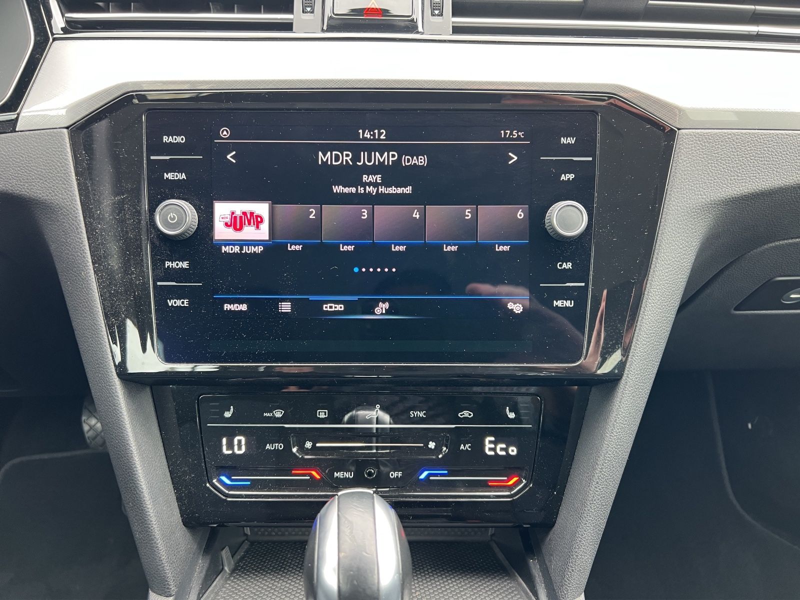 Fahrzeugabbildung Volkswagen Passat Variant GTE 1.4 TSI DSG LED Navi ACC SHZ