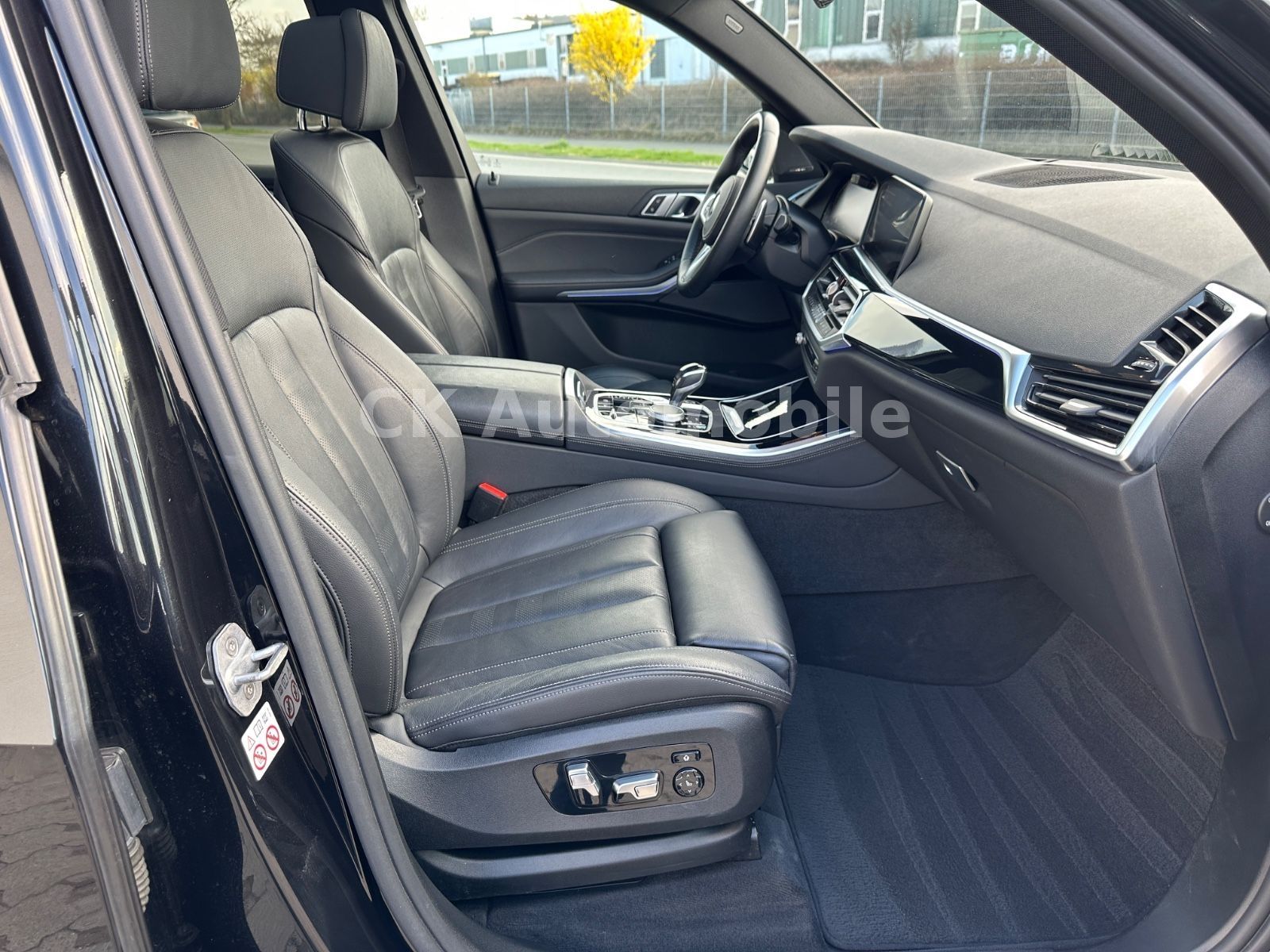 Fahrzeugabbildung BMW X5 xDrive 30d MSport/22Zoll/HeadUp/Pano/360°/AHK