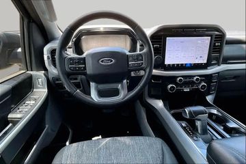 Ford F 150 Lightning XLT 2025 schwarz im Vorlauf