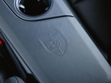صورة مصغرة 44 لـ 2026 Porsche TAYCAN
