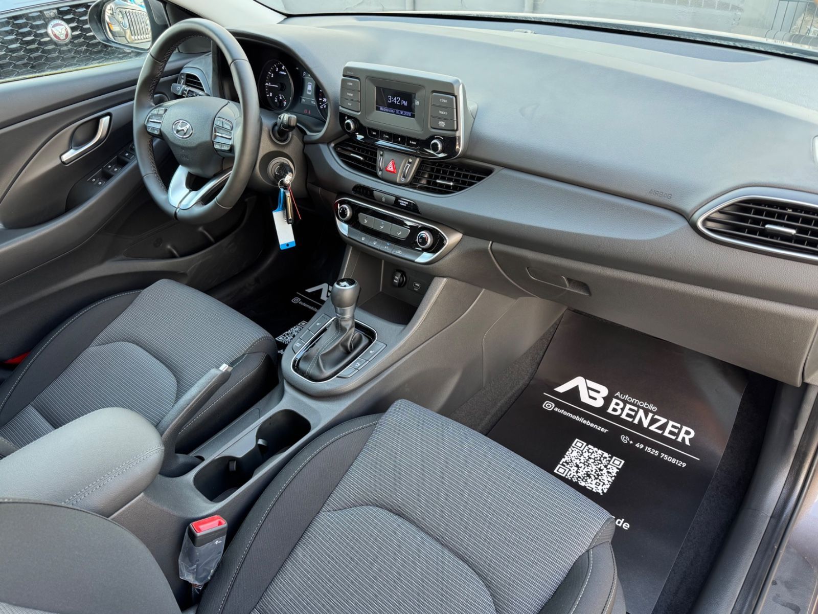 Fahrzeugabbildung Hyundai i30 Select Mild-Hybrid/PDC/DAB/SHZ/KLIMA/TEMPOMA