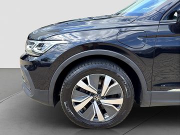Volkswagen Tiguan - 11