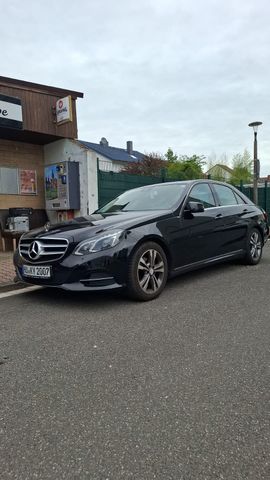 MERCEDES-BENZ E 220d BlueTEC 4MATIC Autom. -