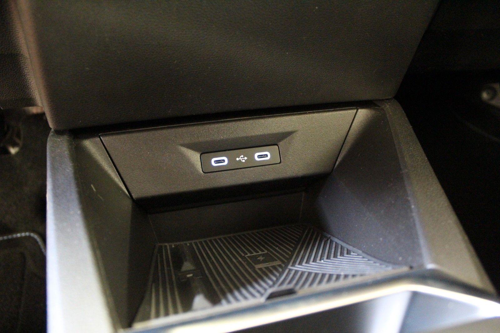 Fahrzeugabbildung Renault Clio VI E-Tech 160 Full Hybrid Esprit Alpine