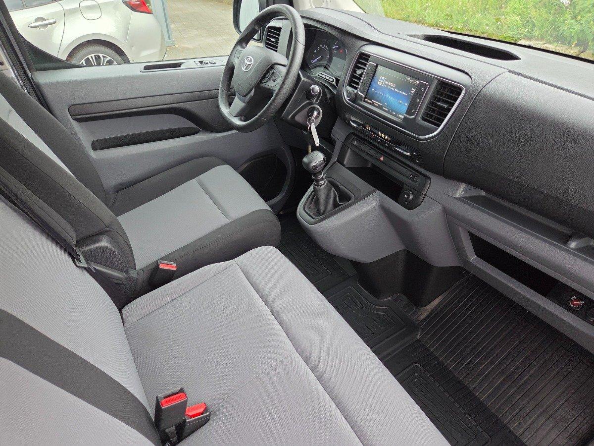 Toyota Proace Kombi 1.5 D L1 Comfort Navi PDC hinten