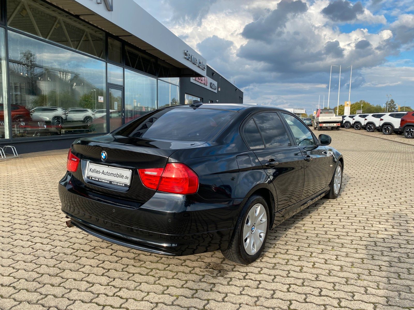 Fahrzeugabbildung BMW 318 Baureihe 3 Lim. 318i