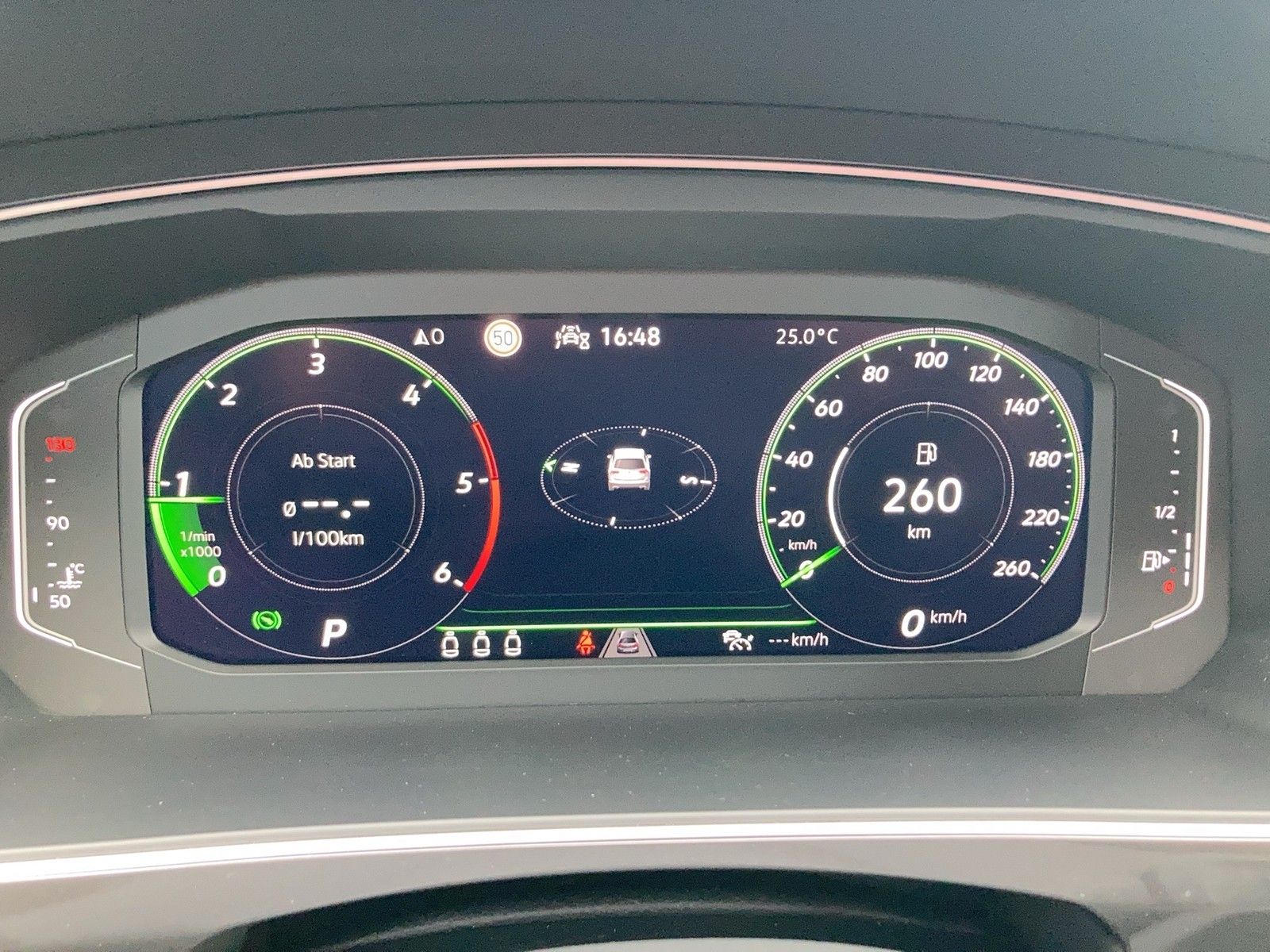 Fahrzeugabbildung Volkswagen Tiguan TDI R-Line DSG Matrix Navi AHK STH PDC