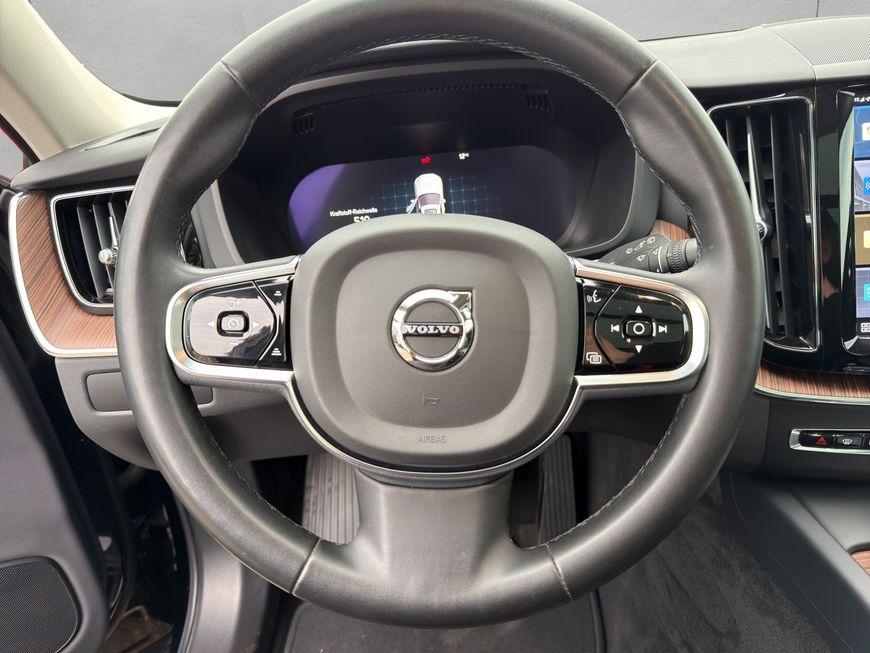 Volvo XC60 B4 B Plus Dark