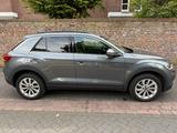 Volkswagen Life+Garantie 2029+8-fach+SHZ+NAVI+LED - Volkswagen T-Roc mit Benzin-Antrieb: Grau, Garantie