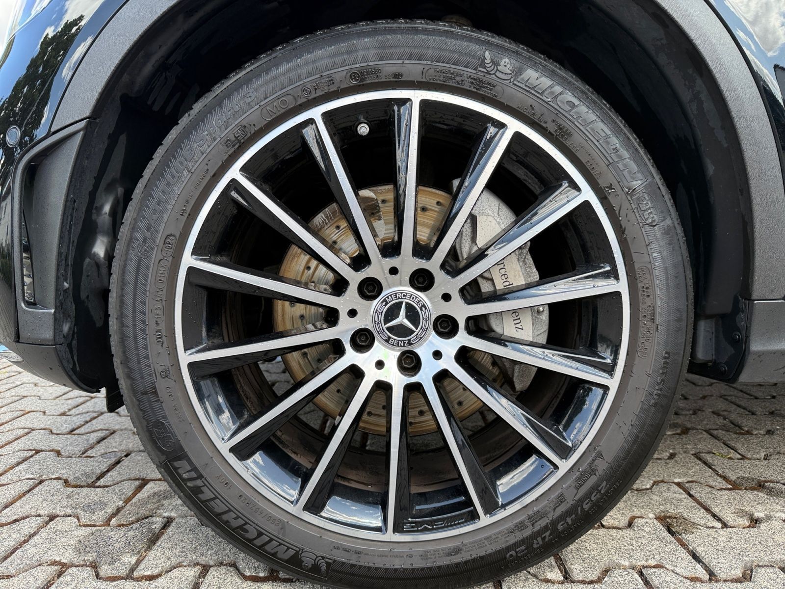 Fahrzeugabbildung Mercedes-Benz GLC 200 AMG Line 4Matic*AMB*BUISNESS*AHK