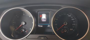 Volkswagen Tiguan - 12