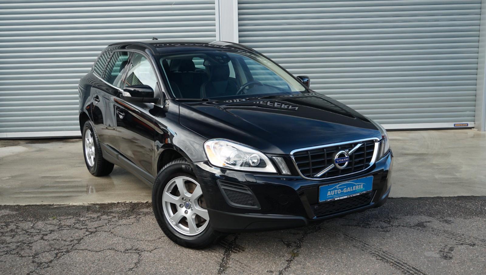 VOLVO XC60 - MOMENTUM - 163 CV - BVM - HAYON ÉLECTRIQUE