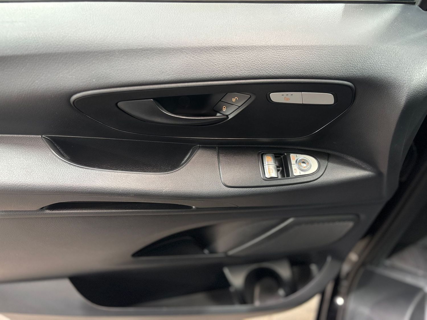 Fahrzeugabbildung Mercedes-Benz Vito 114 CDI PRO RWD lang#LED#Navi#Kamera#Standh