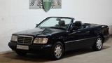Mercedes-Benz E 220 Cabrio in edler Farbkombination, wenig Km - Mercedes-Benz E 220 mit Benzin-Antrieb