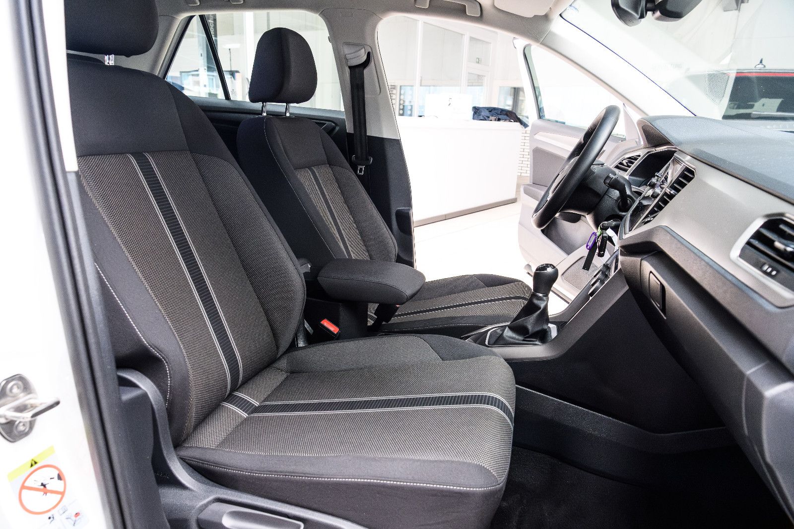 Fahrzeugabbildung Volkswagen T-Roc Style +Bicolor +Navi *GJR+SHZ+LANE ASS