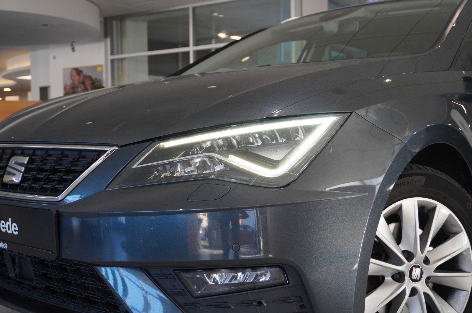 Fahrzeugabbildung SEAT Leon ST 1.6 TDI STYLE DSG NAVI/LED/KAMERA/SH/AHK